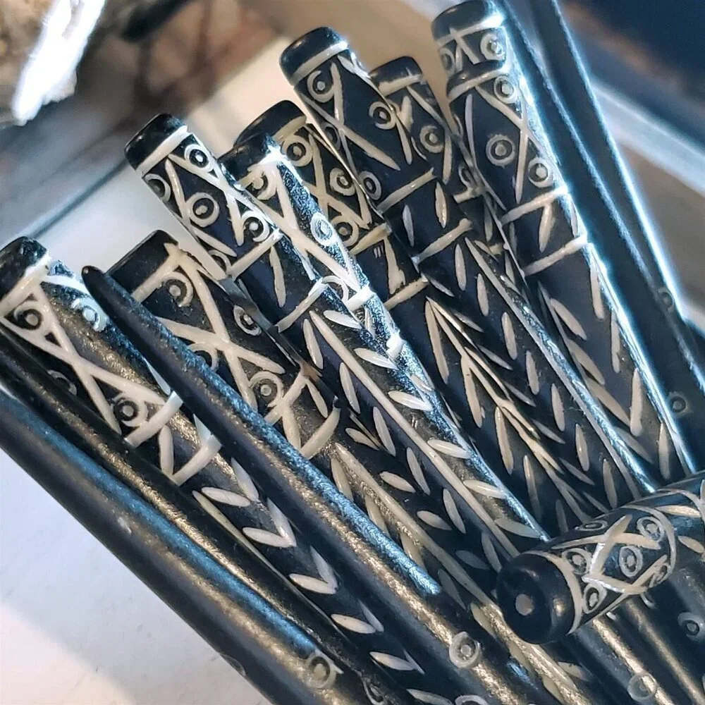 Tribal Hand Carved India Black White Buffalo Bone 4.5